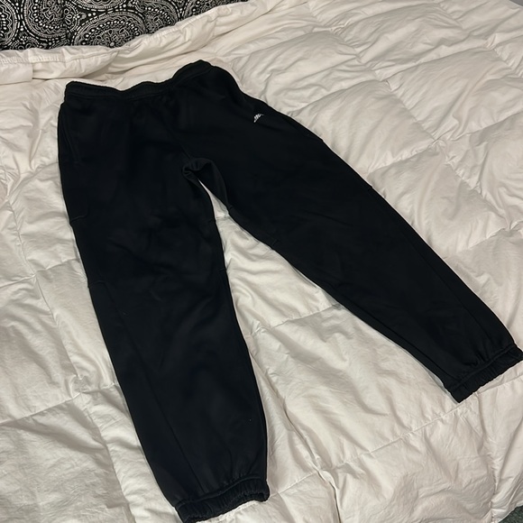 Comfy black joggers with two side pockets. Fits large. - Picture 3 of 4